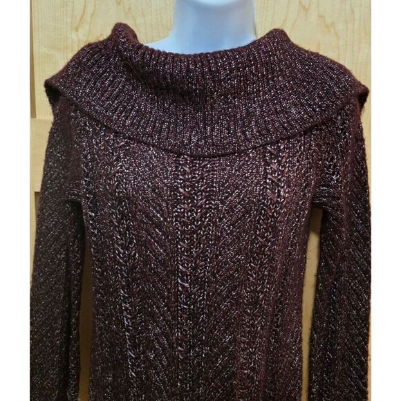 White House Black Market Small Off-Shoulder Bow Detail on back of Sweater Top - Picture 4 of 5